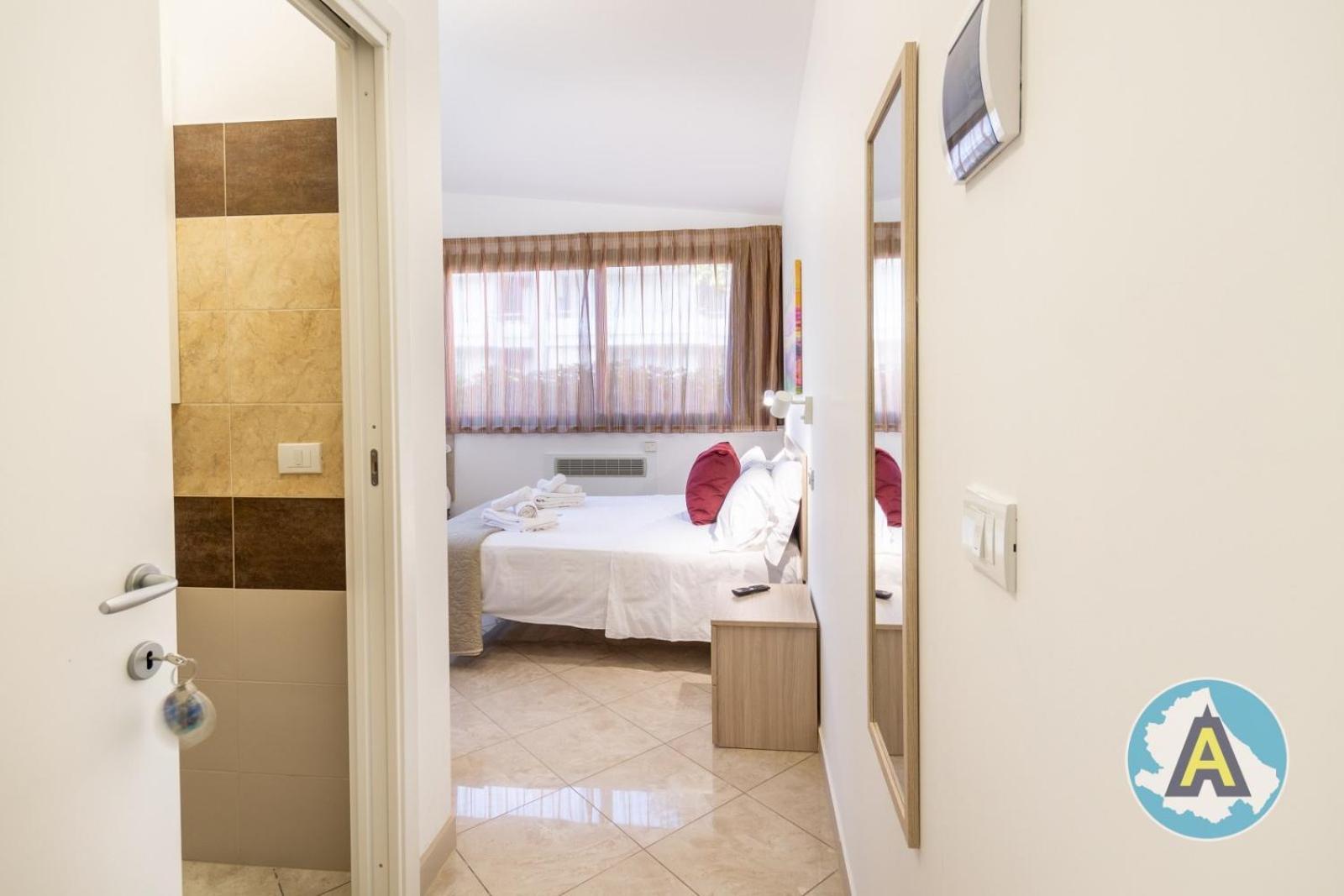 Isola Felice Hotel Silvi Paese Buitenkant foto
