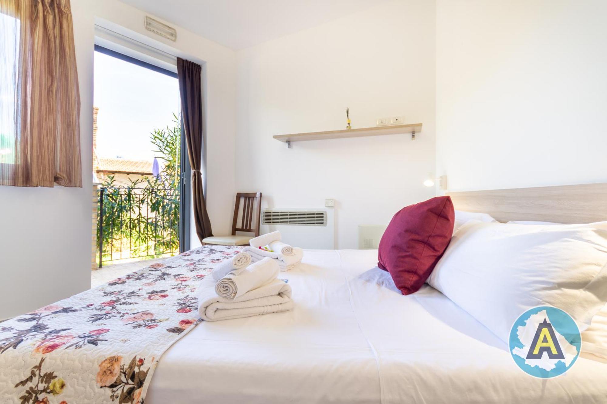 Isola Felice Hotel Silvi Paese Buitenkant foto